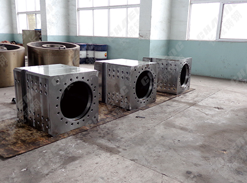 怎樣解決擠壓機(jī)油缸生銹的問(wèn)題？